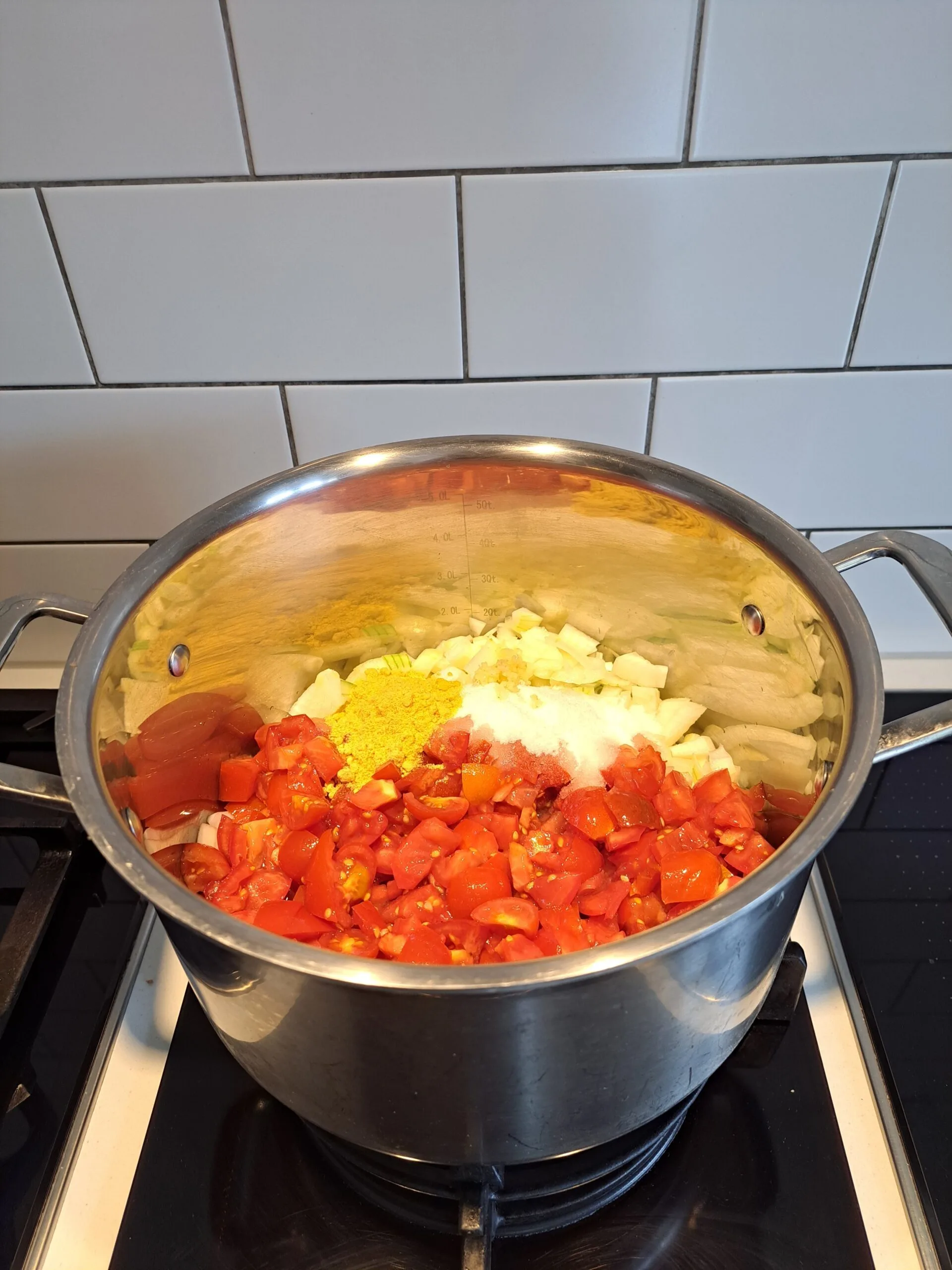 Making tomato ketchup