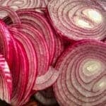 Rings of sliced red onions